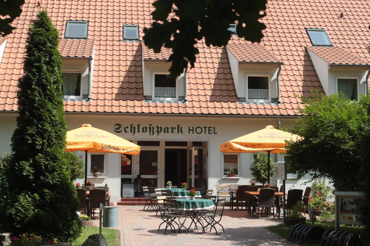 Schlossparkhotel Sallgast ภายนอก รูปภาพ