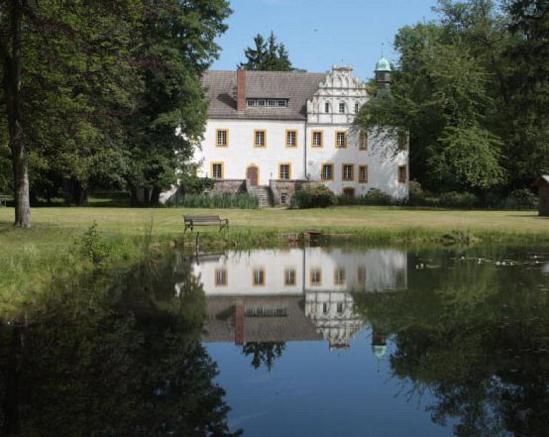 Schlossparkhotel Sallgast ภายนอก รูปภาพ